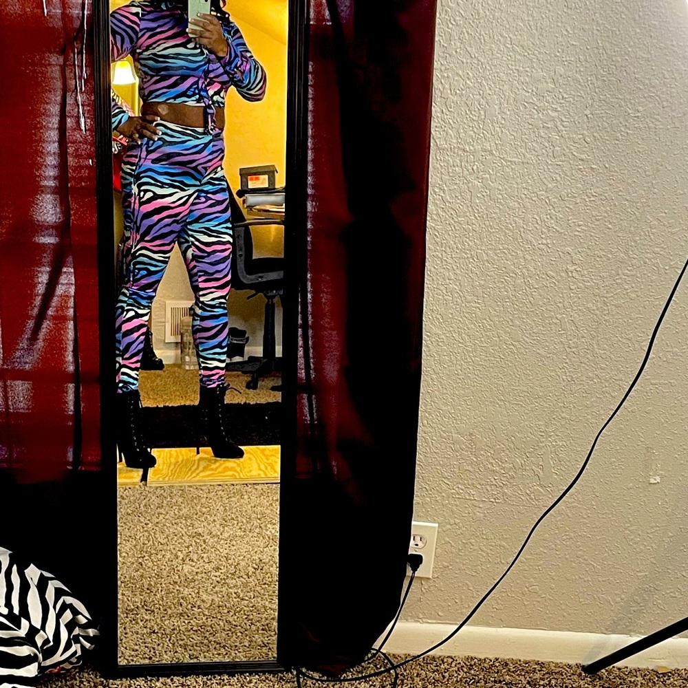 2-Piece Multi-Color Set (Two Size Large In Stock) - image 1